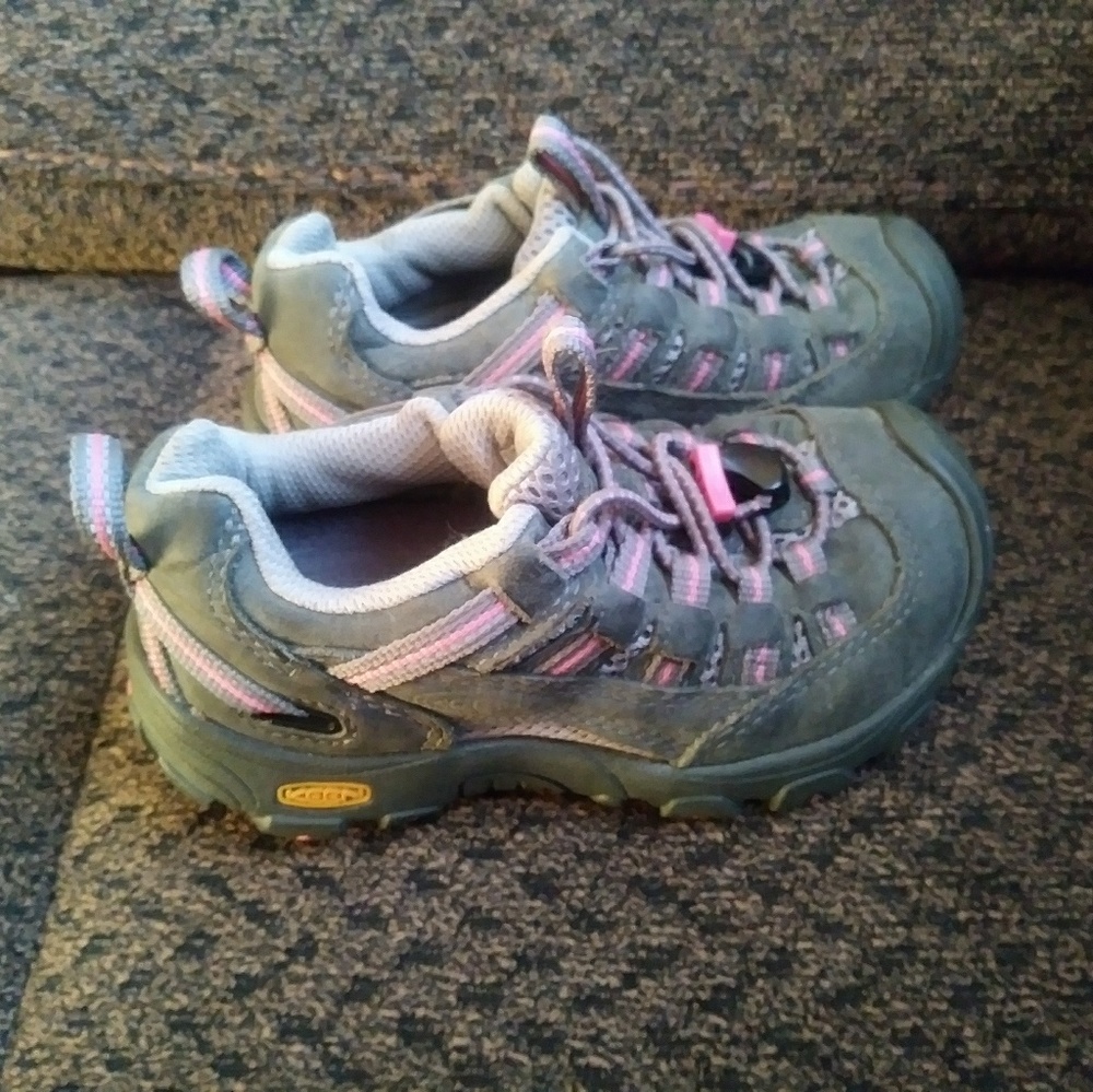 Keen Sneakers GUC. Little girl's size 10